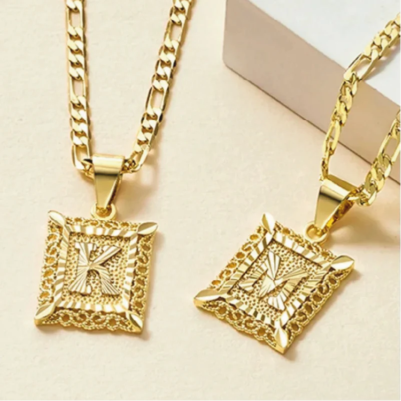 Collar Marco con Inicial Personalizada